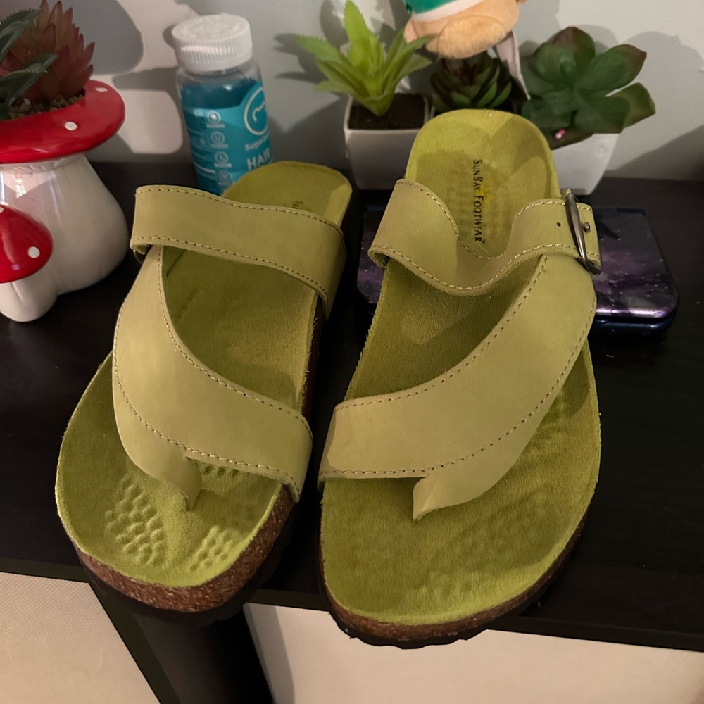 Brand new green sunbay sandals